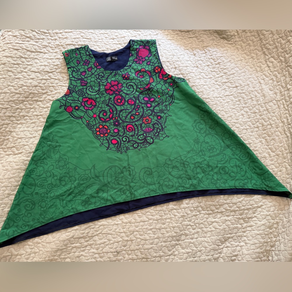 Colorful Floral Patterned Top - Picture 3 of 4